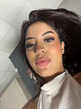 mystiquexxx (F young) - FINGERING MY PUSSY CLOSE UP! 😈