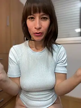 alanarius18 (F milf) - control domi x 4 min 😘🔥