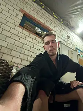 viktorhorny05 (M twink) - Flex muscles