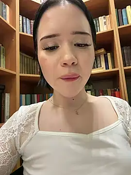 kitty_sixseven live cam on StripChat
