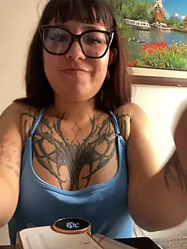 CAROLINA--17 live cam on StripChat