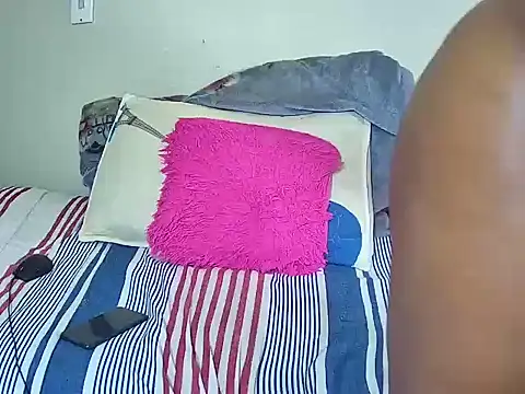 Peachygirlxx1 live cam on StripChat