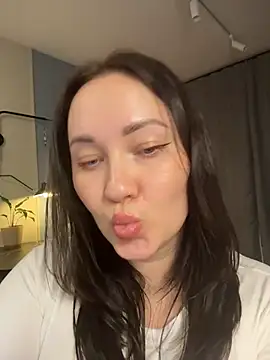 Kiss_My_Body