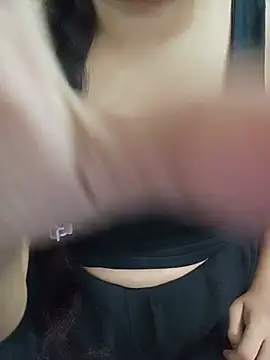 Hot_Pari7