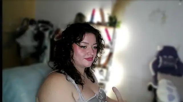 ZafiroSolenne live cam preview