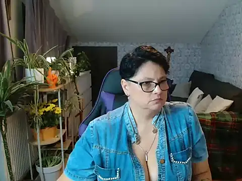 Newgirl4you live cam preview