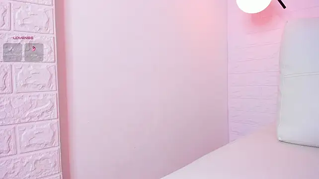 Whiney_Luxe