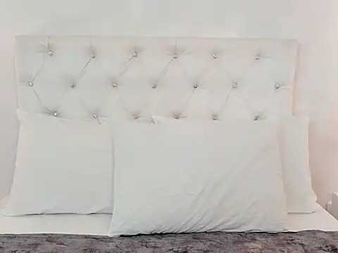 Lunaakim live cam preview
