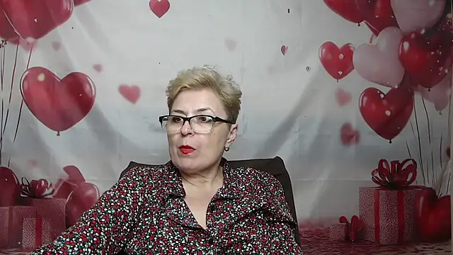 EmiliaGree live cam on StripChat