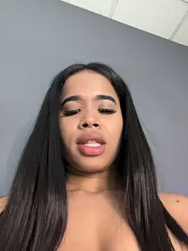 EmmaExoticaXXX live cam on StripChat
