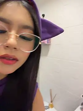 Mara_swan live cam on StripChat