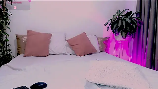 SweetFernanda live cam on StripChat