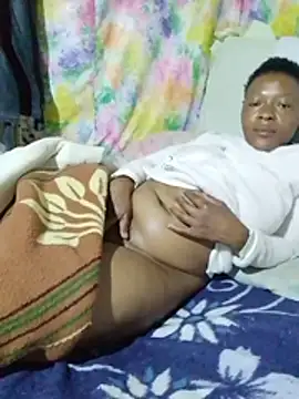 bigmamacaramel live cam on StripChat