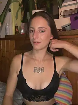 teenleonie18