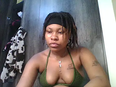 Juicyy_afriq webcam