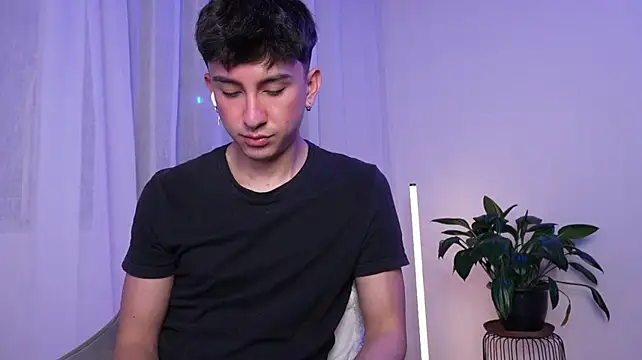 sweettaaron01 live cam on StripChat