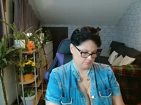 Newgirl4you live cam preview