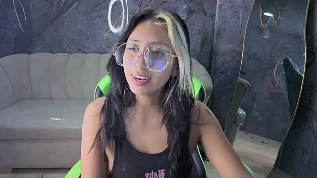 raven_stone_cn live cam on StripChat