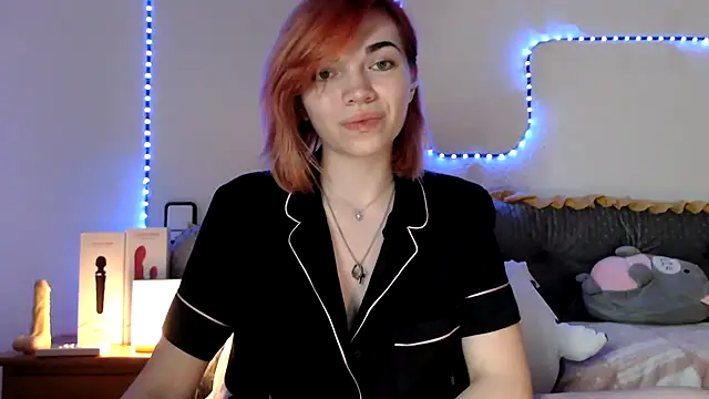 olivka-flower live cam on StripChat