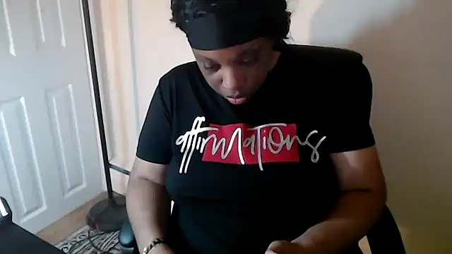Sexymona1218 live cam on StripChat