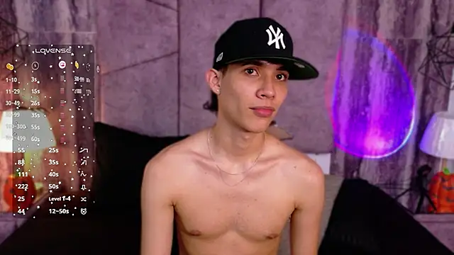 AronTawers live cam on StripChat