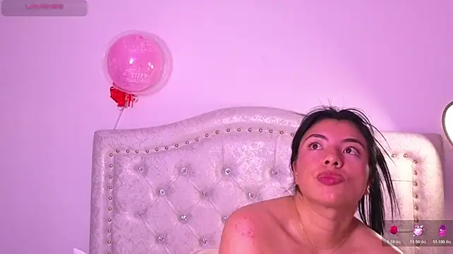 Show de webcam en vivo con Miaparkerss_ - Juguetes Lovense interactivos disponibles