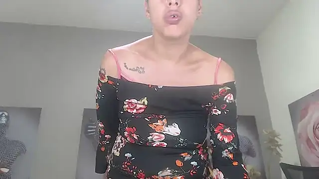 AntonellaBlanc live cam on StripChat