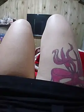 ruiviinhaah live cam on StripChat