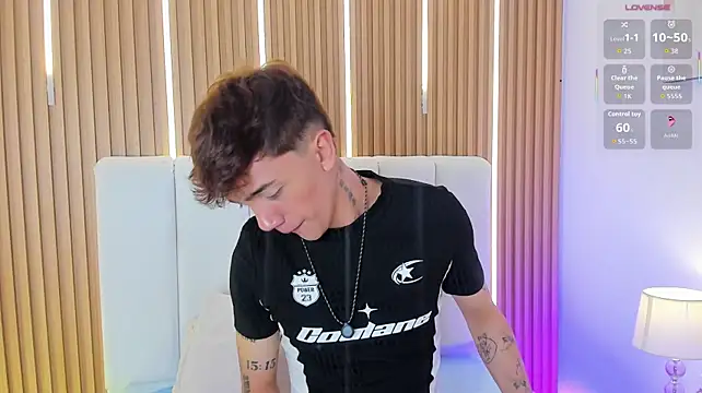 Timothy_ros live cam on StripChat