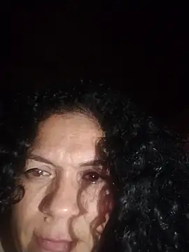 aliciia_cute1 (F milf) - KISS CAM 😂