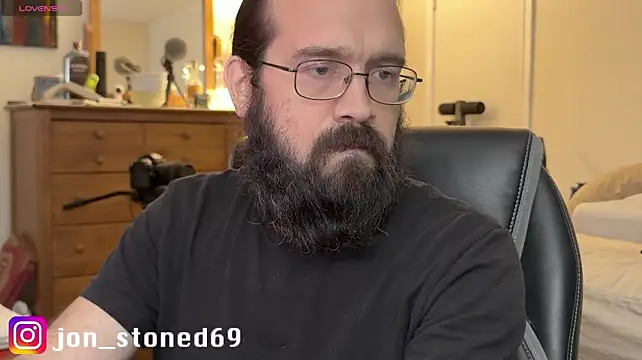 Apocalypse_Jerry live cam on StripChat