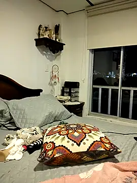 MilfLuna live cam on StripChat