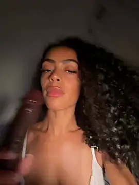 yasmingarcia Live Webcam on Stripchat