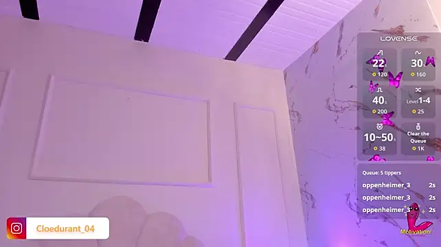 Cloedurant live cam on StripChat