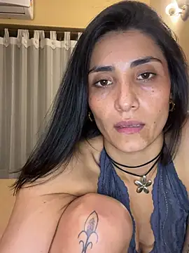 IsabellaGonzalez live cam on StripChat
