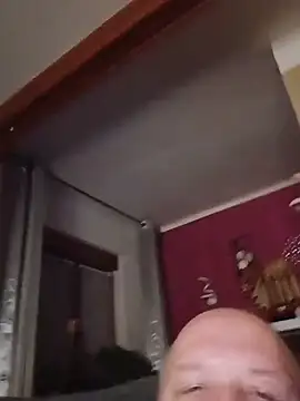 Macmuenze live cam on StripChat