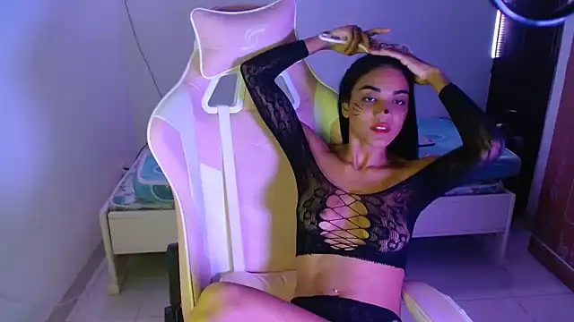 Raya_velvet