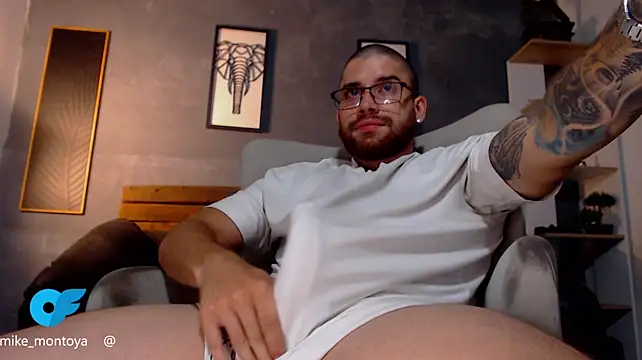 Mike_montoya01