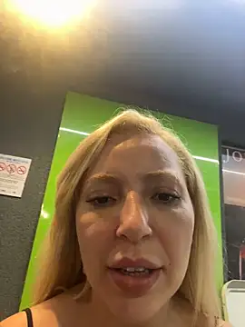 Juuhschmitt live cam on StripChat