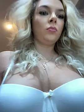 KimmBliss live cam on StripChat