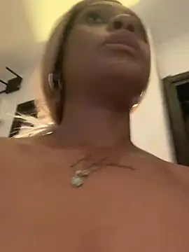 ALESSIAMONROE_CR live cam on StripChat