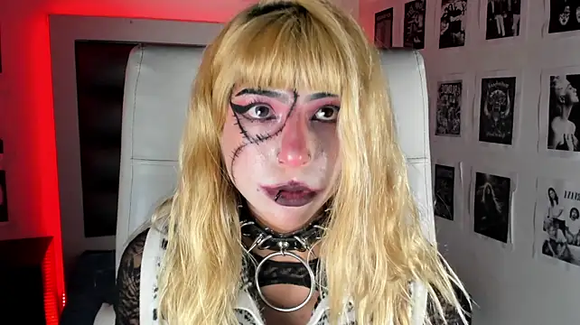 adhalee_js live cam on StripChat
