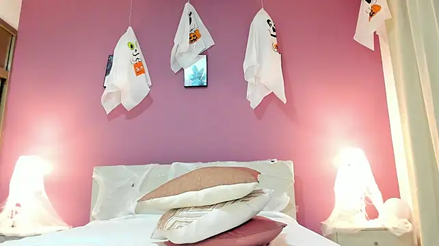 KilyeKorss live cam on StripChat