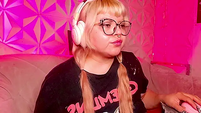 Satyn_doll