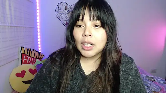 EllieMoonX webcam