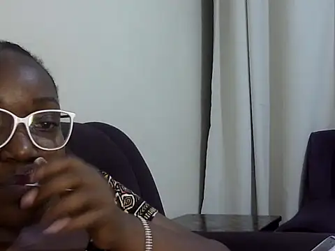 Sexy-suzy live cam on StripChat