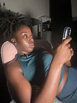 thechocolatepeach live sex cam
