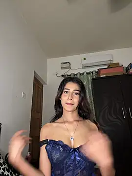 STRIP_GLOW live cam on StripChat