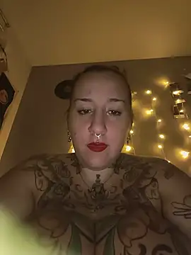 Thelittledevil388 live sex cam
