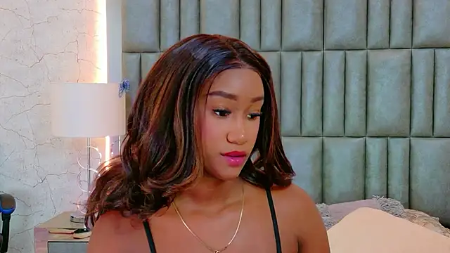 TylaWest live cam on StripChat